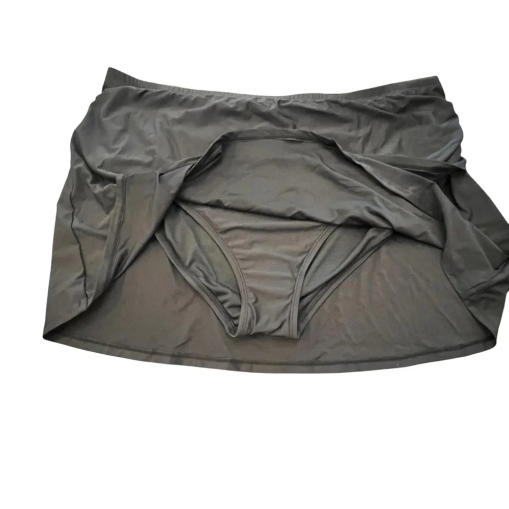 New Women's Size 2X Freshwater Swim Bottoms /‎ Skort Cross Skirt Front Black